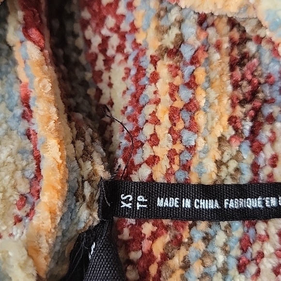 Urban Outfitters Out From Under XS Chenille Cropped Hooded Sweater Aztec - Picture 8 of 10